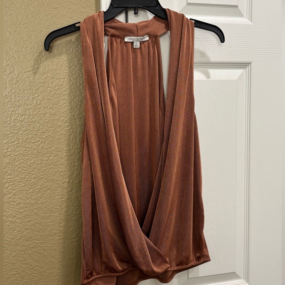 Green Envelope Tops - Green Envelope Sleeveless Drape Blouse - Brown size L